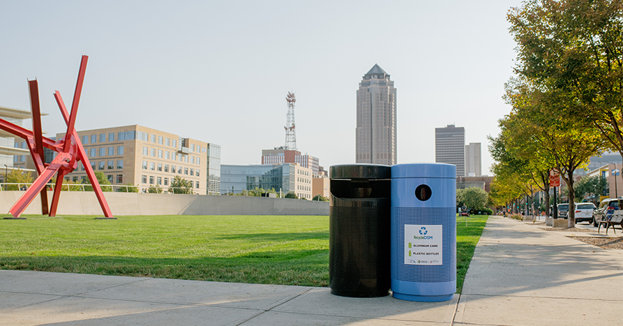 Trash and Recyling Bins at the Sculpture Park in Western Gateway.